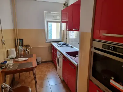 bucătărie roșie apartament vanzare cumparare Sector 3 București